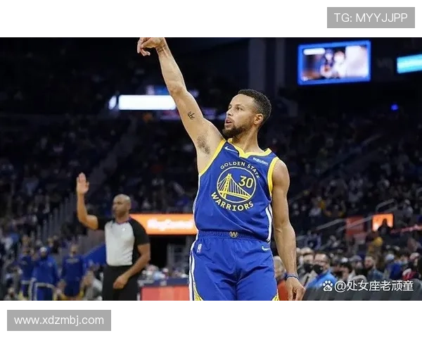 美网友热议库里打法称其依赖体系不断跑动掩护才能发挥核心作用 美网友热议库里打法称其依赖体系不断跑动掩护才能发挥核心作用